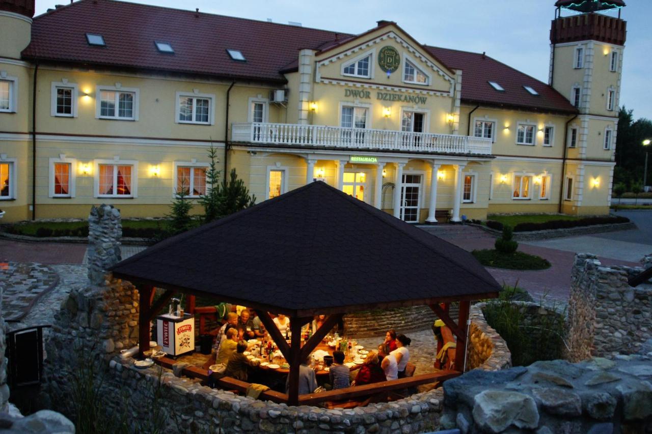 Dwor Dziekanow Zielonki  Exterior foto